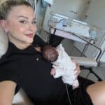 Kelly Vedovelli maman de jumelles la naissance de Celeste et Esmee